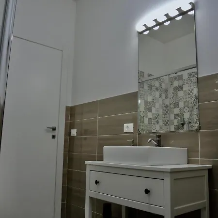 Libo House, By Short Holidays Apartment